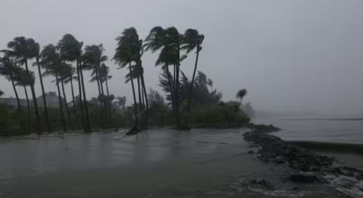  ബിപോർജോയ് ചുഴലിക്കാറ്റ് കരതൊട്ടു